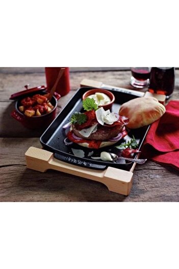 STOREMAX Goldwhirl Specialties Cast Serving Dish with Wooden Base, Black Trendflash 467437