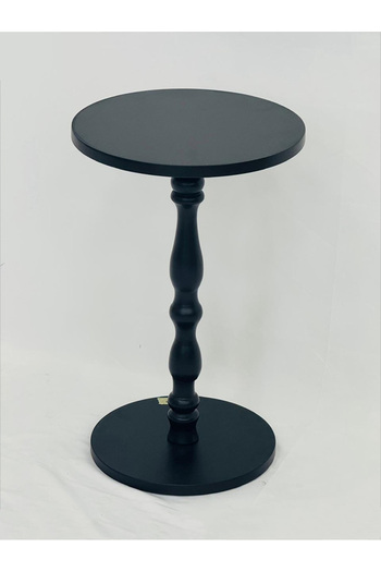 DEC26 Side table with a distinctive and modern design