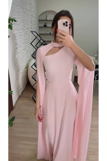 Riva Light pink long dress with wide sleeves and an elegant neckline