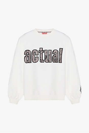 Quzu Actual Embroidered Oversize Sweatshirt Ecru