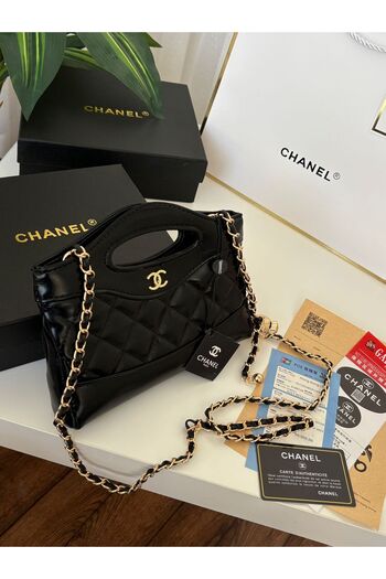 HD Shoulder bag with accessories