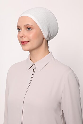 Levidor White Combed Cotton Bonnet