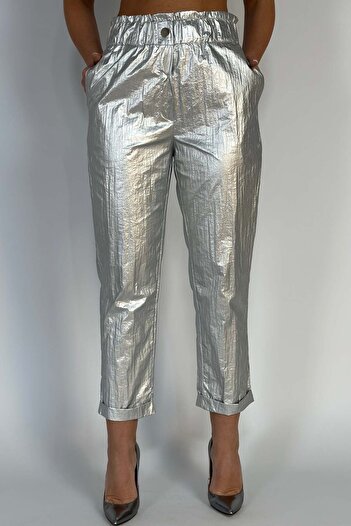 WildFashion Fashion trousers made of silver crepe material Y664-6