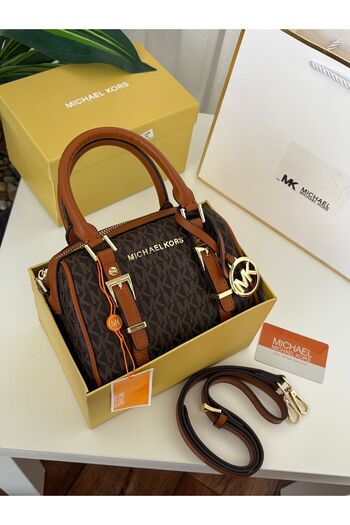 TH Shoulder bag with accessories