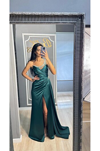 Butik888 Green dress with shiny details
