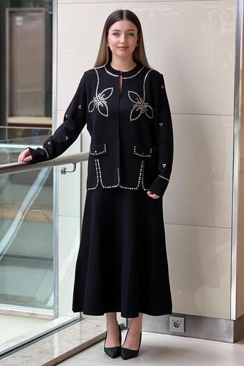 Ghisa Staple Detailed Knitwear Cardigan Skirt Set