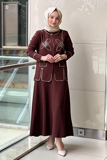 Ghisa Staple Detailed Knitwear Cardigan Skirt Set
