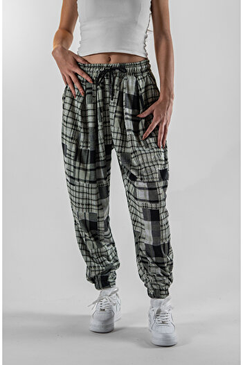 Superbluemexico Women's Pleated Plaid Pattern Baggy Trousers