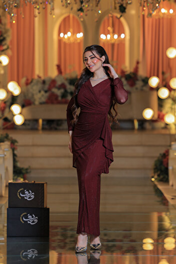 WAREEF FASHION WAREEF Women's Evening Dress with Floral Decorations, Soft Details and Attractive Feminine Cut
