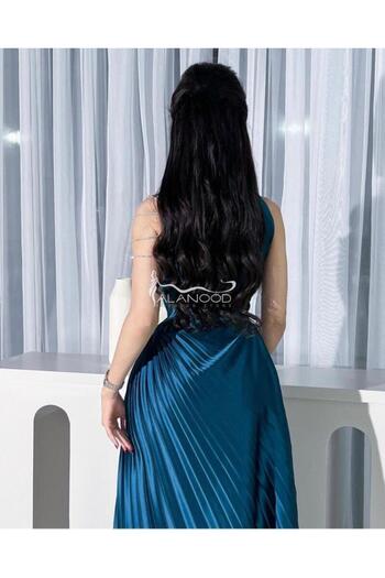 Marseille SA Soft petroleum-colored dress with crystal chains on the shoulder in a luxurious, modern design