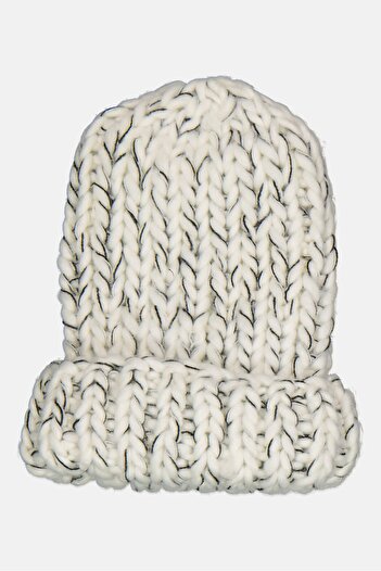 Reserved Women Textured Beanie, Off White