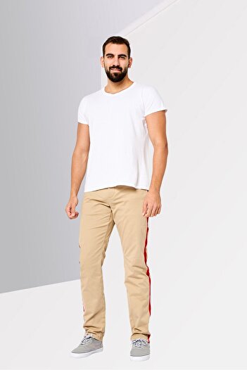 Tommy Hilfiger Men Regular Fit Solid Chino Pants, Tan