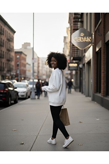 iyzi Crew Neck Sweatshirt with Detailed Embroidery, Oversized, Very Cool Sweatshirt