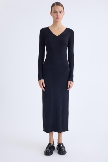 Vitrin V-Neck Long Sleeve Ribbed Dress