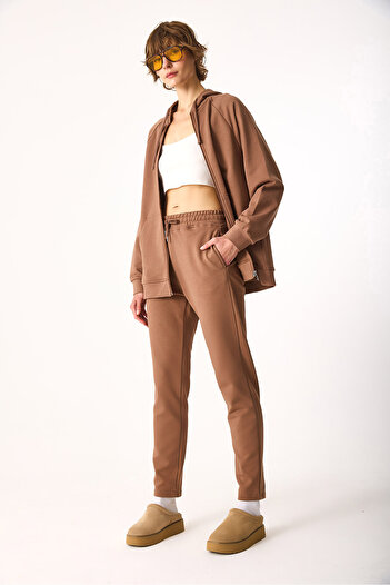 VENA Larissa Regular Fit Cotton Sweatpants-Brown