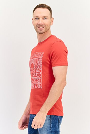 Levi's Men Crew Neck Short Sleeve Graphic Print T-Shirt, Red