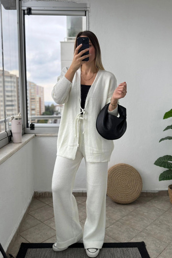 Kubos Moda Front Tie Ecru Kimono Set