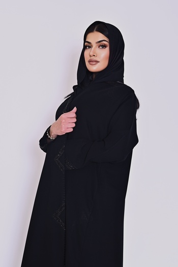 Nolana Crepe abaya decorated with embroidery