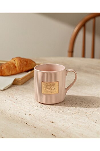 Madame Coco - Droit Gold Mug - Powder