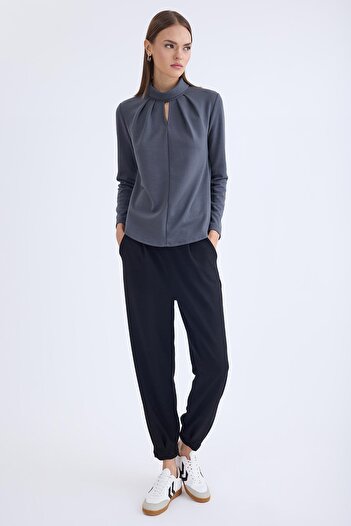 Vitrin Elastic Waist Pleated Sweatpants