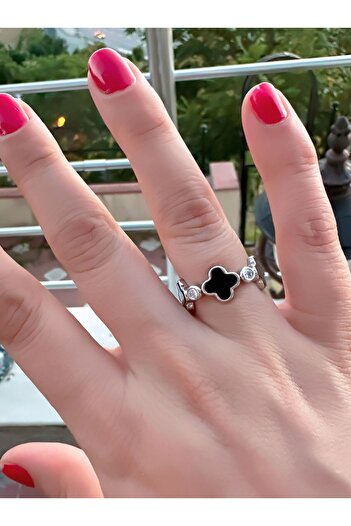 Merand Clover Model Ring