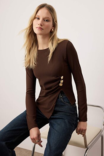 Trendyol Collection Brown Accessory Detailed Bodycon Stretchy Knitted Blouse Twoaw26Bz00303