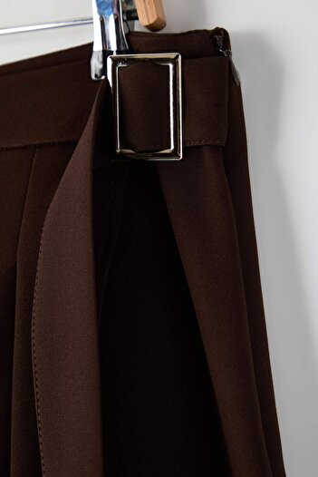 Trendyol Curve Brown Pleated Belted Woven Plus Size Shorts Skirt Tbbaw26Az00015