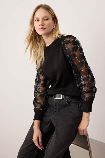 Trendyol Collection Black Tulle Garnished Sleeve Detailed Knitwear Sweater Twoaw26Kz00164