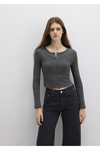 Mavi Button Detailed Long Sleeve Anthracite Crop Basic T-Shirt Crop / Short Cut 1613403-80023