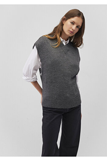 Mavi Gray V-Neck Wool Blended Sweater - Regular Fit 1710573 -83096