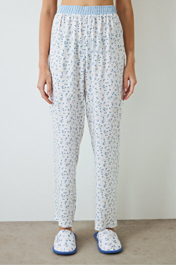 Penti Optisch weißer Lilah-Pyjamahose mit Blumenmuster
