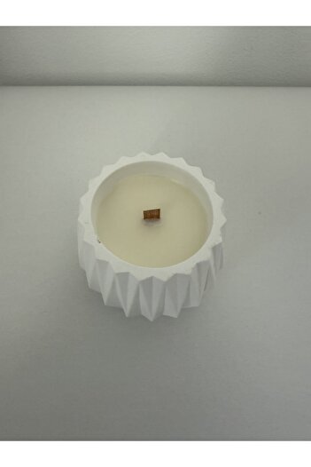 BY CLEO AINAIR SCENTED CANDLE