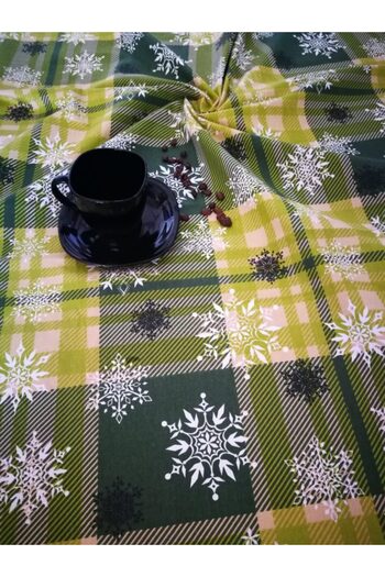 Kotonia Home Snow tablecloth - 160x220 cm, 100% cotton, green with Christmas motifs