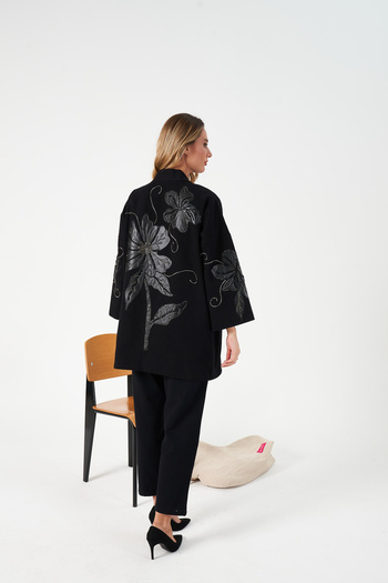 MİA NOURA Women's Oversize Kimono with Embroidered Sleeves and Back