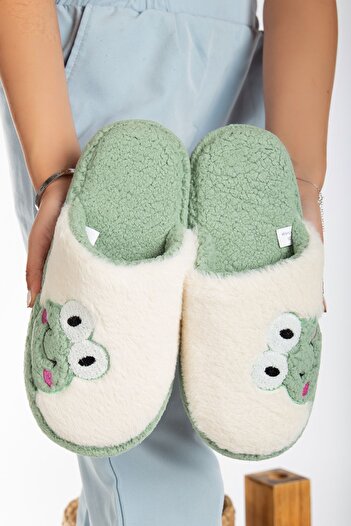 LAMEDORE Women's Frog Pattern Plush House Slippers – Soft, Warm, and Non-Slip Sole Winter Slippers