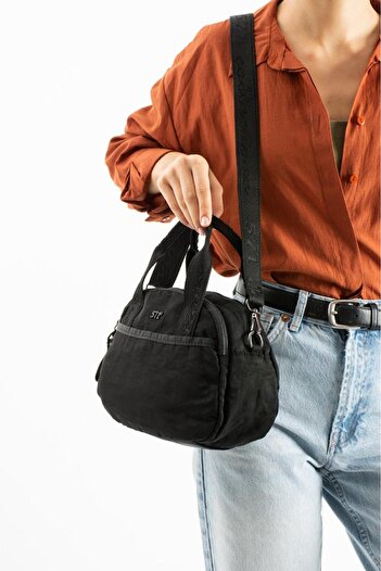 Baginn Women's Shoulder Bag Hand-Held Crossbody Messenger Bag 20*27 cm Lined Lightweight Fabric