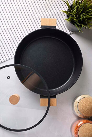 PerottiHome Cookwood Black Induction Base Ceramic Flat Pot with Wooden Handle and Lid 28 cm