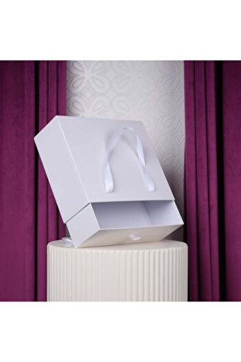 Gifts World Zipper Box with White Carrier 20