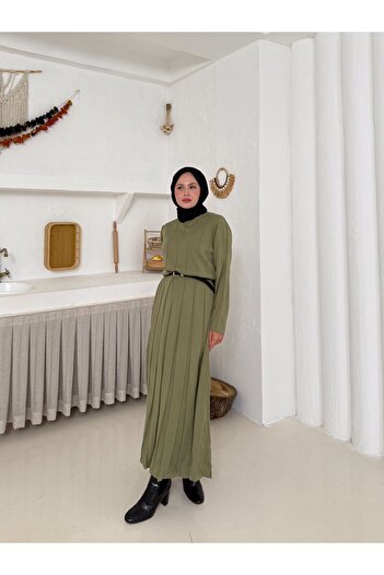 Butik Piliseli Evaze Triko Elbise Kemer Detaylı