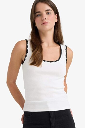 DeFacto Slim Fit Slim Fit Round Neck Ribbed Undershirt (25 Au)
