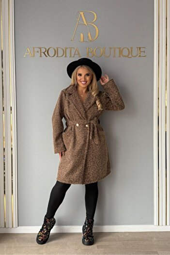 Afrodita Boutique Asia coat