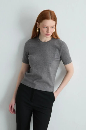 Gusto Short Sleeve Knit Blouse - Gray