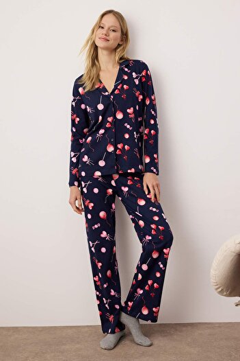 Trendyol Collection Marineblaues Herz-Strick-Pyjama-Set aus 100 % Baumwolle THMAW25PT00141