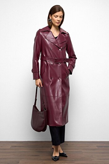 Olcay Detaillierter zweireihiger Leder-Trenchcoat mit Apolet-Details, Weinrot 6756
