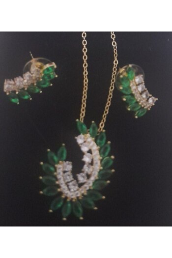 Generic Flower Leaf Necklace