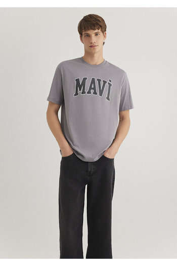 Mavi Graues T-Shirt mit Logo-Print, lockere Passform / Loose Relaxed Fit0611711-83747