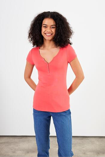 VENA Matilda Button Detailed Fitted T-Shirt-Red