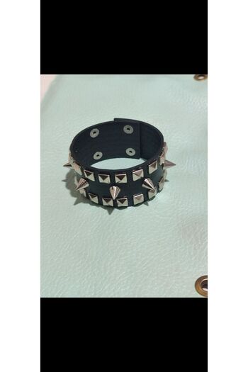 Aksesuar Bracelet - Comfortable and Stylish Design