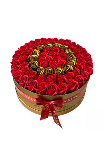 velve Personalized floral arrangement with the letter O, in a round golden box with 55 soap roses