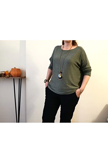 Butik Şans Italian Knitwear Blouse with Bat Sleeve Necklace Detail